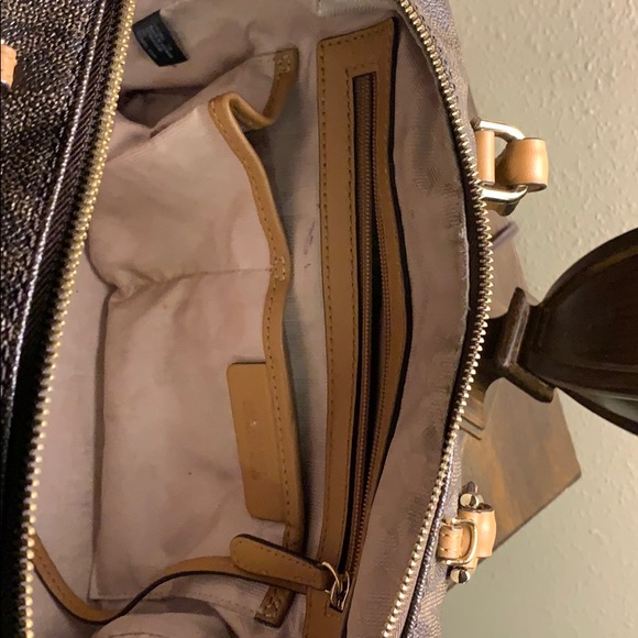 MK Handbag w/ Matching Wallet - Picture 8 of 8